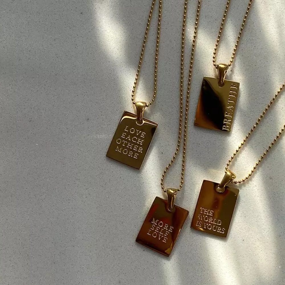 NEW 18K GOLD ENGRAVED LETTER MESSAGE SQUARE PENDANT BEADS CHAIN NECKLACE - Picture 7 of 7